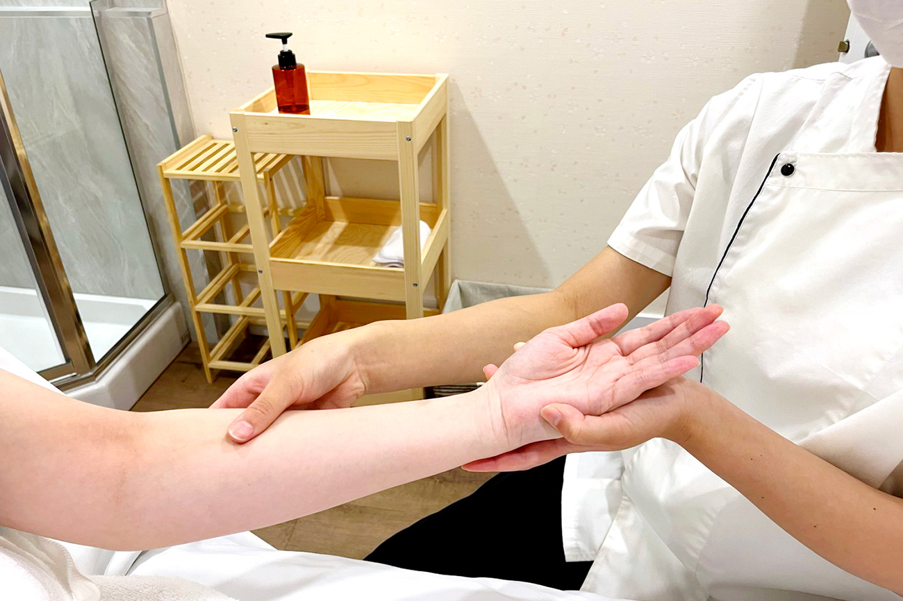 Arm Massage Routine Hand & Arm Massage – Step-by-Step Guide [Tsubaki Massage Step 3 ...